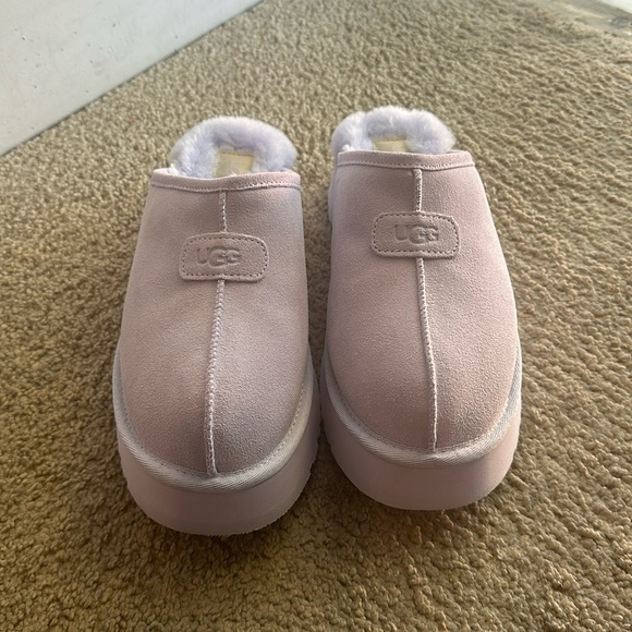 UGG lilac colored Women's Slippers - Picture 1 of 6